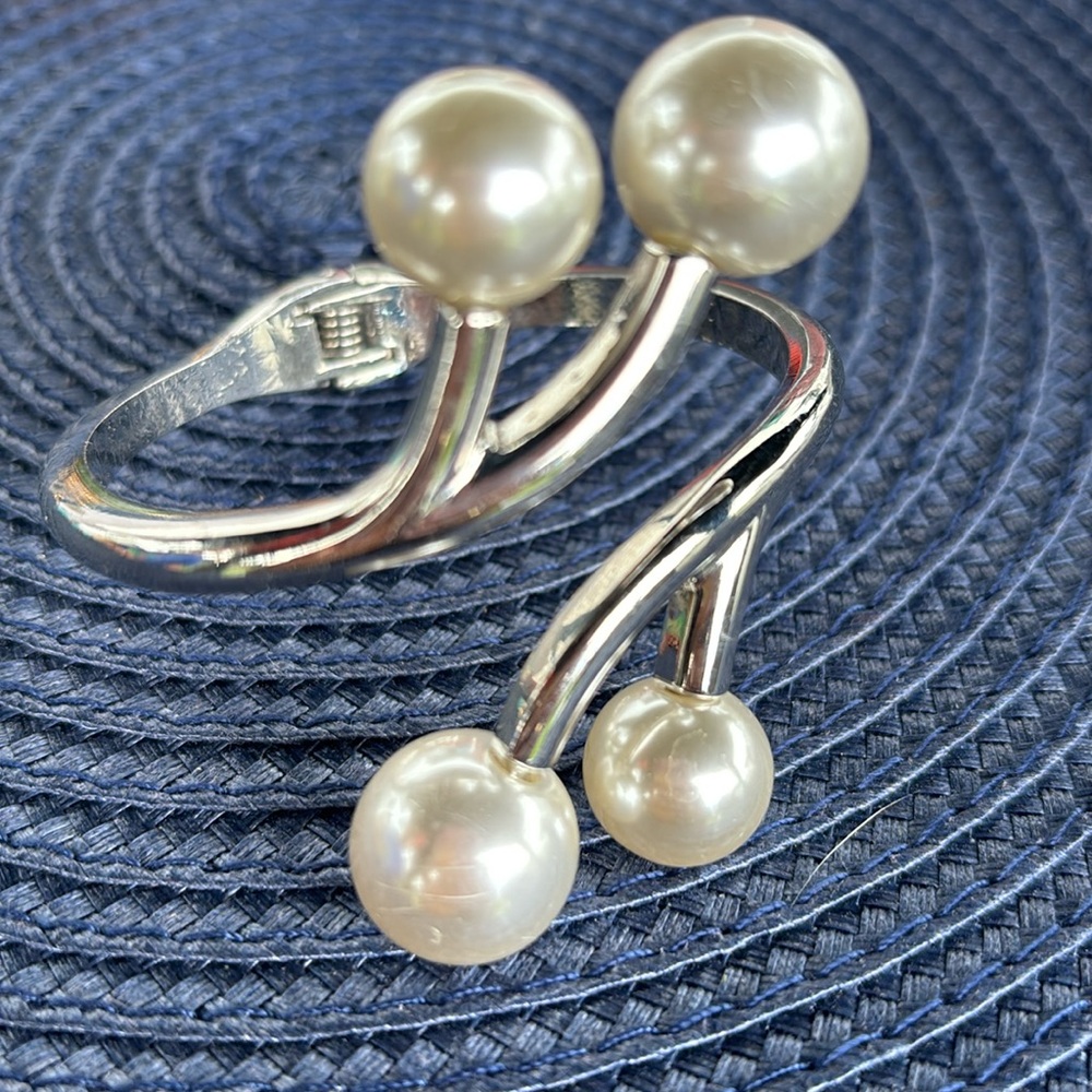 Vintage Pearl inspired bracelet